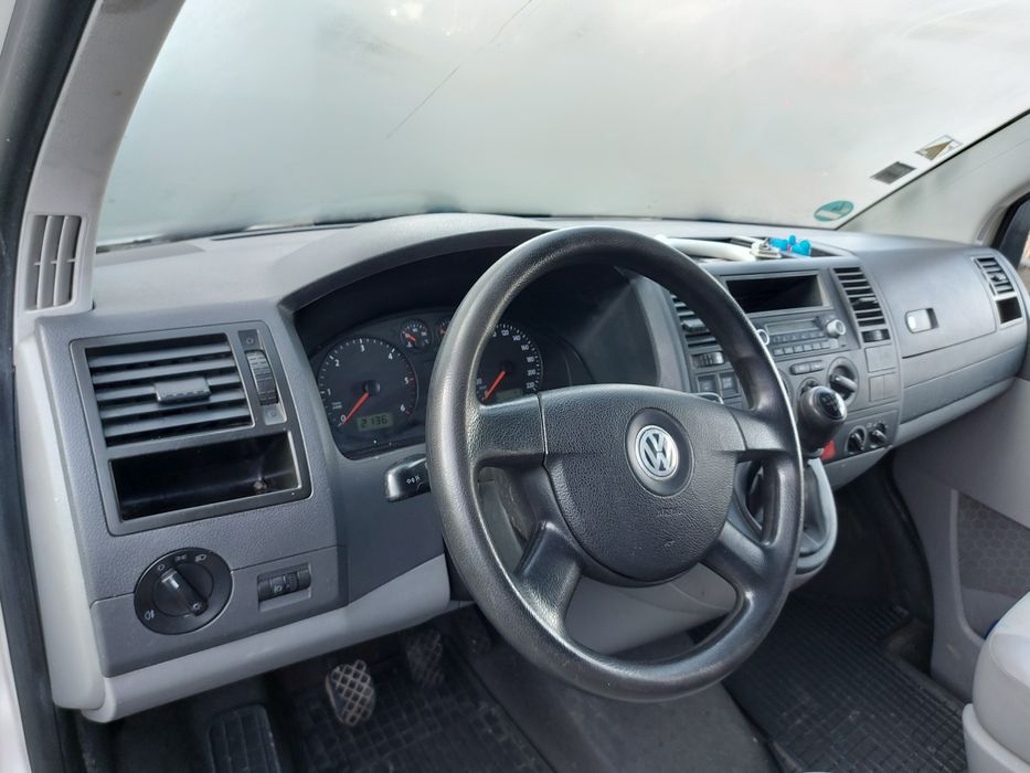 Vand T5  Volkswagen Caravelle 8+1