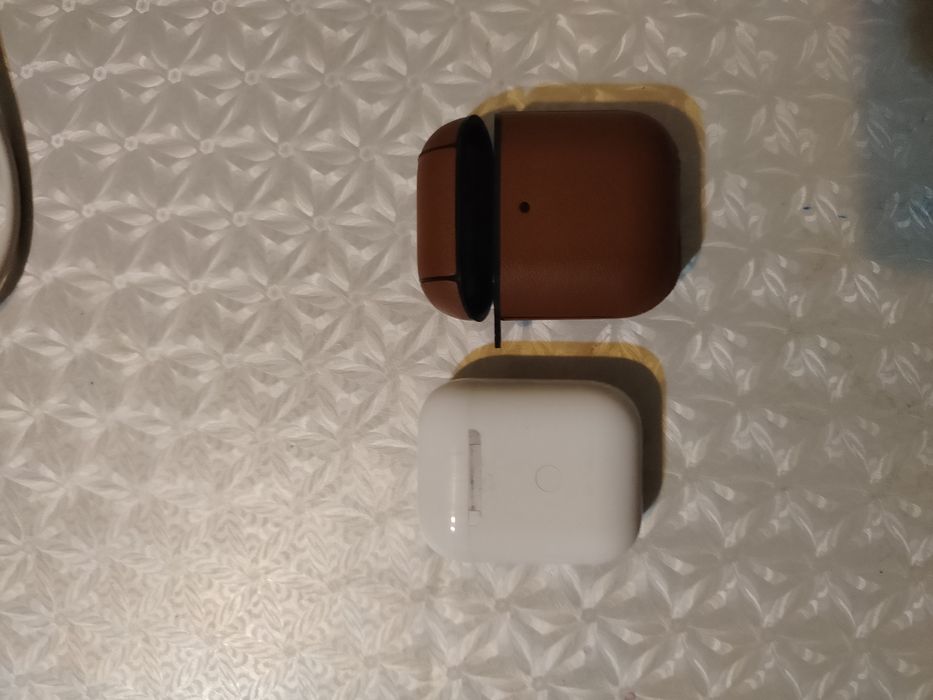 Продам   AirPods