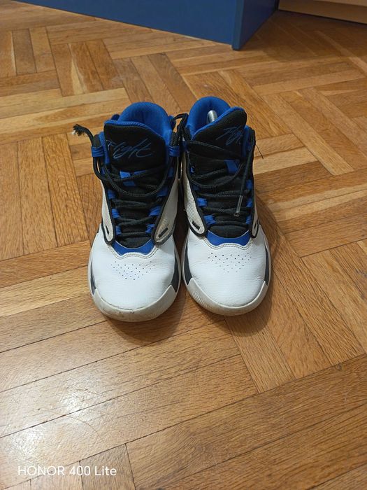 Nike Air Jordan Max Aura 4, номер 37,5