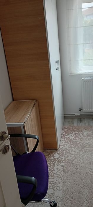 Proprietar închiriez apartament cu 3 camere.