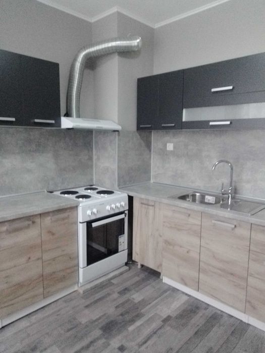 Дава се под наем Тристаен апартамент в Плевен, Дружба 1 - 90 кв.м за 408 € - Снимка #1