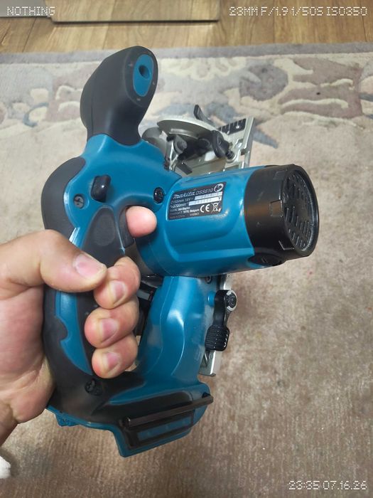 Circular Makita DSS610