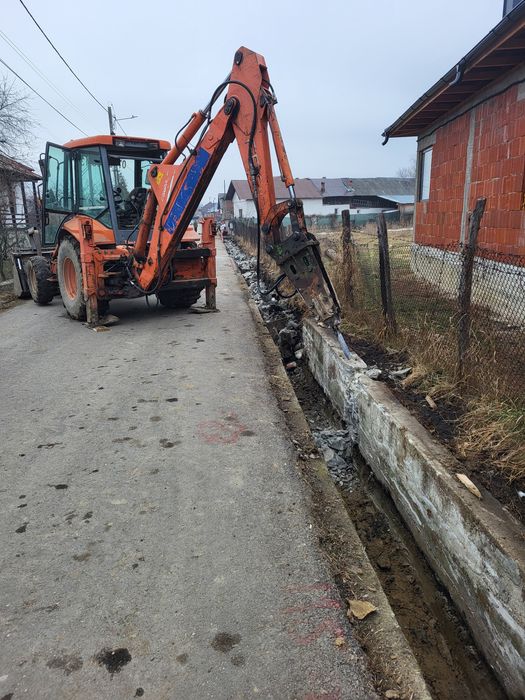 Buldoexcavator de inchiriat