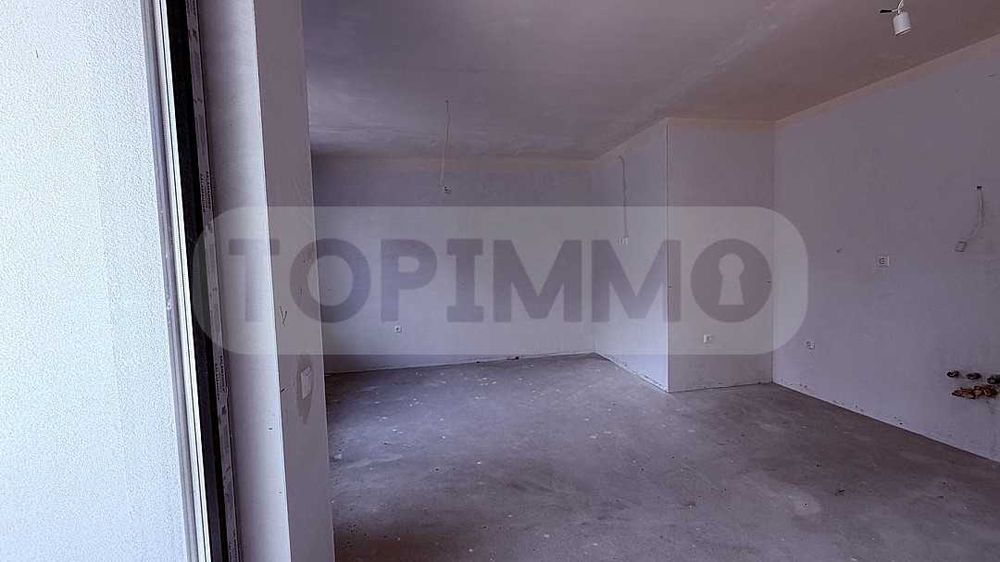 Продава се Тристаен апартамент в Варна, Център - 85 кв.м за 2460 €/кв.м - Снимка #9