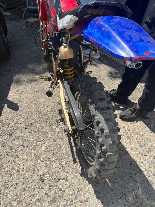 Yamaha DT 125 за части. Продава се ЦЯЛ !!!