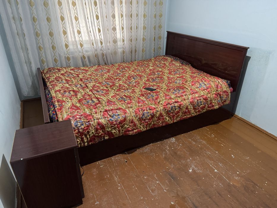 Spalniy kokplekt. Krovat Matras Shkaf tumba . Holati yaxshi