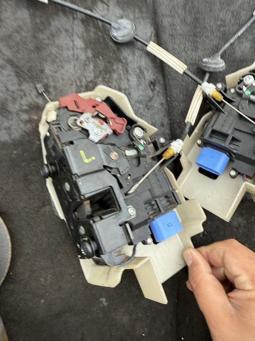 Брави от врати за Vw Touateg лява дясна предна задна оригинална