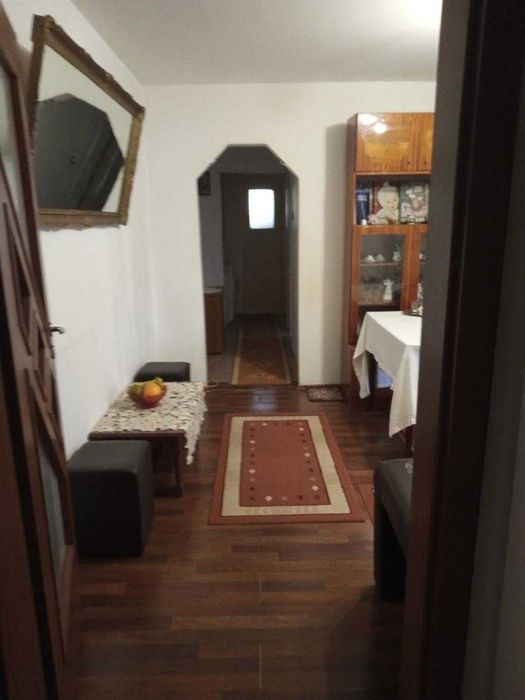 Particular vand apartament 4 camere in Rovine