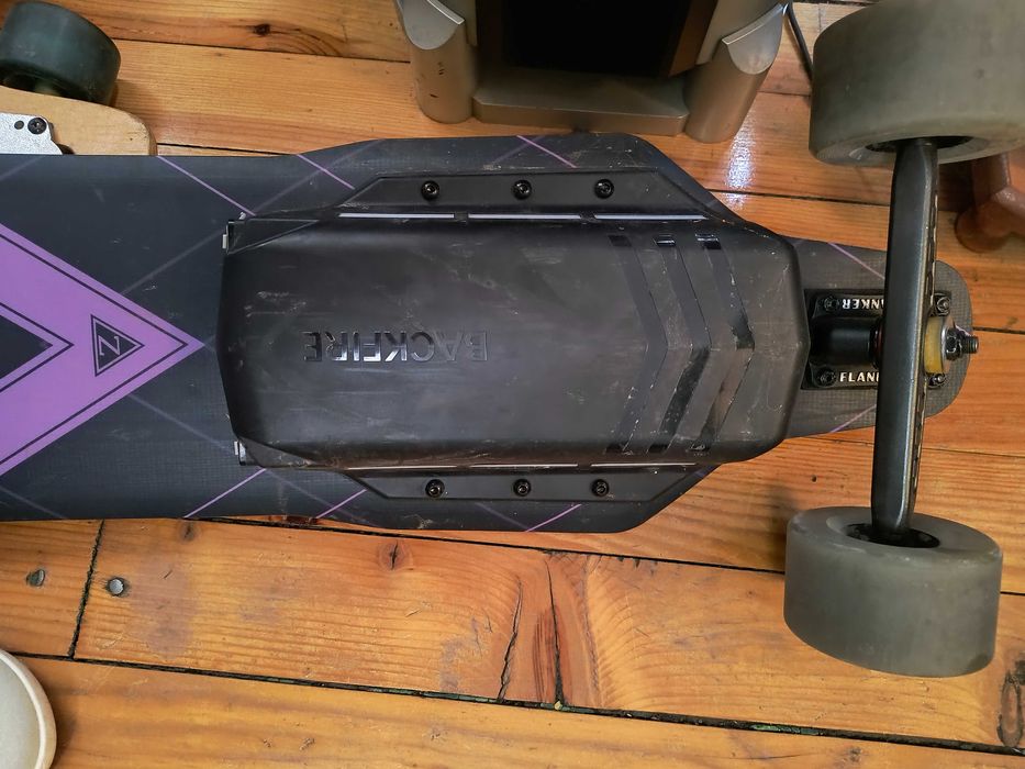 Продавам малко ползван електрически лонгборд