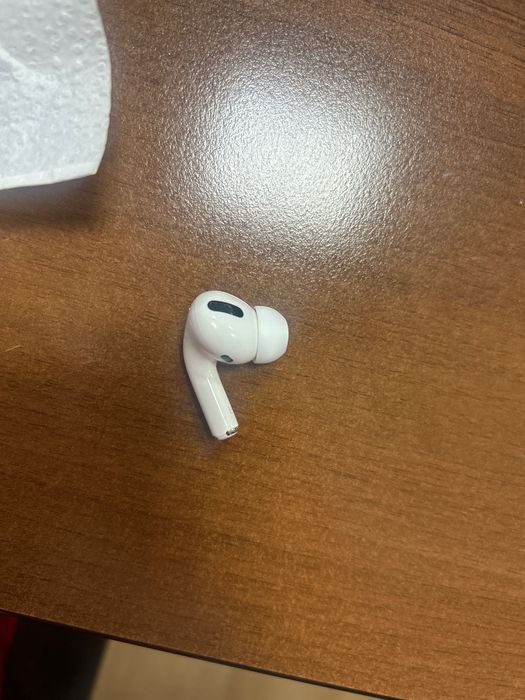 AirPods про  правый 10 тыс