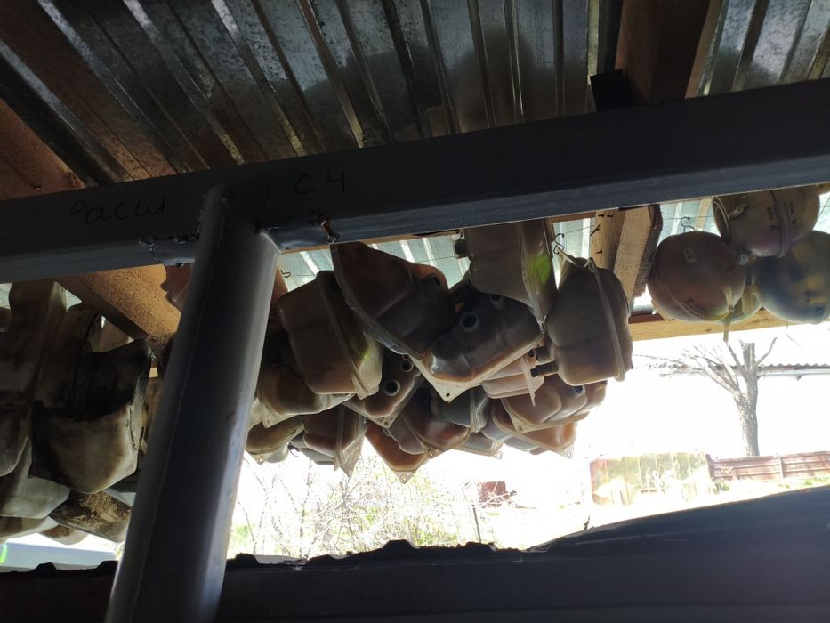 Расширительный бачок бачок омывателя