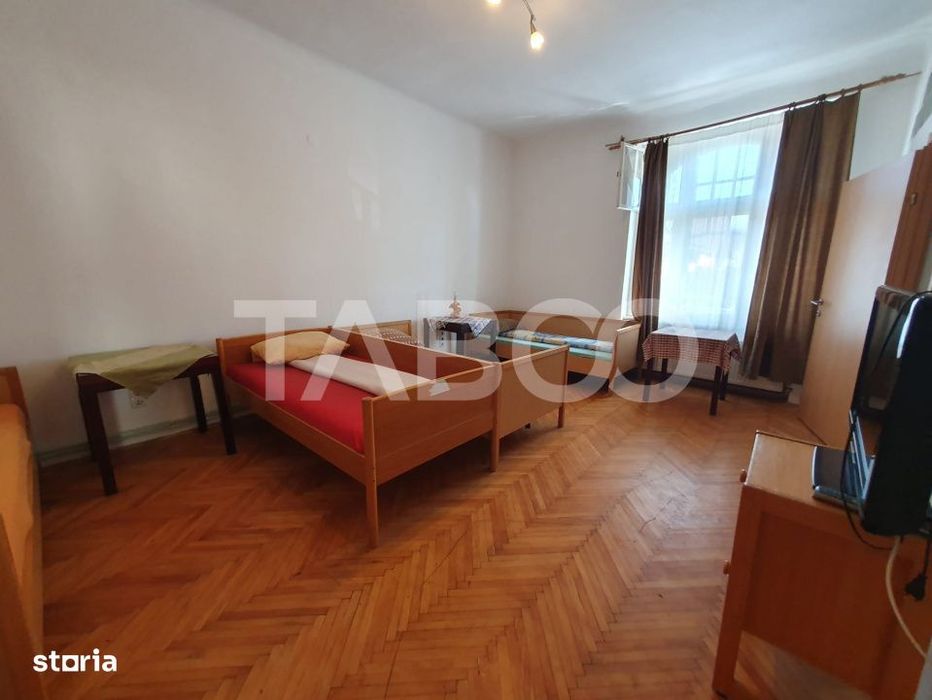 Casa de inchiriat zona Centrala 6 camere se inchiriaza si la muncitori