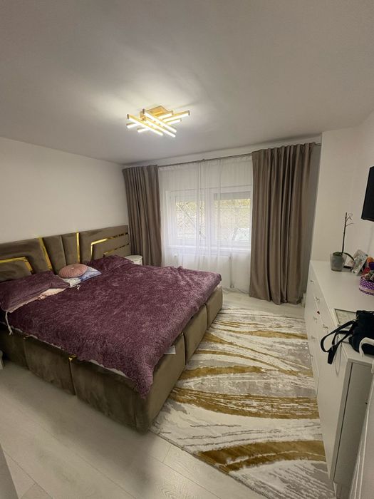 Schimb apartament 4 camere, 100 mp, renovat complet + boxă 50 mp, cu casă