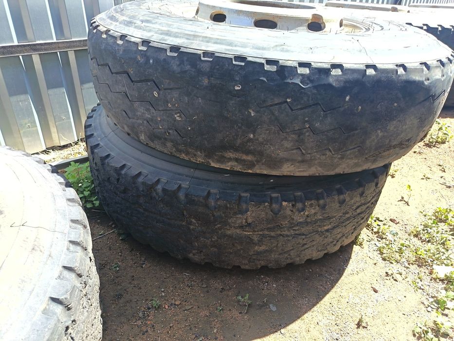 Продам шины 12 r20
