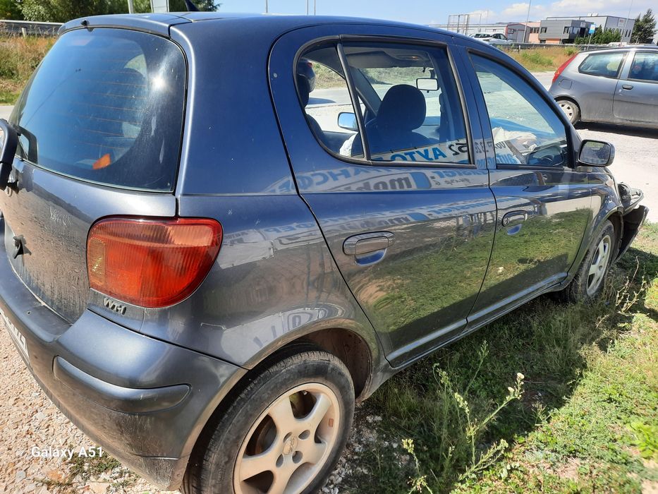 Тойота Ярис. Бензин. За части.