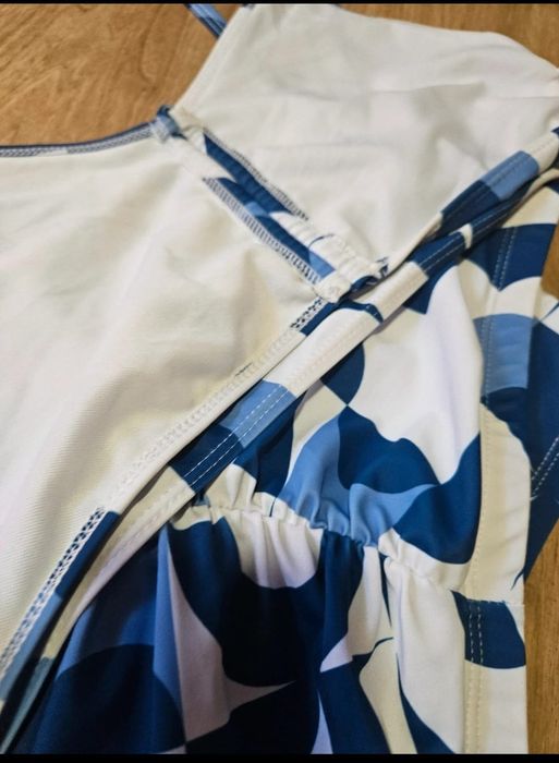 Costum de baie din doua piese