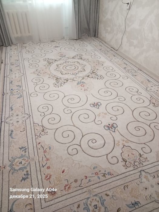 Продам ковер б/у в хорошем состоянии