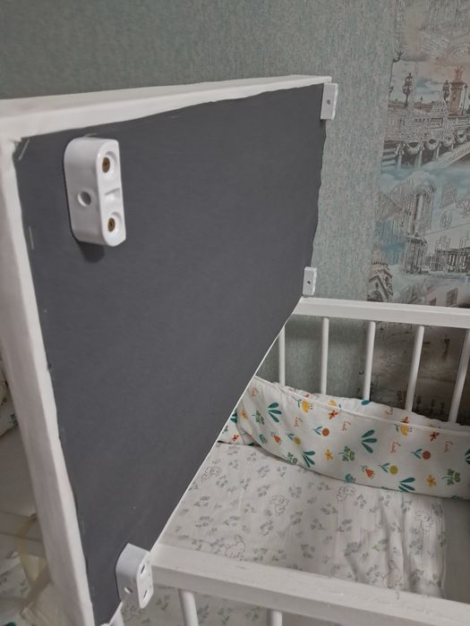 Продам пелинальный столик