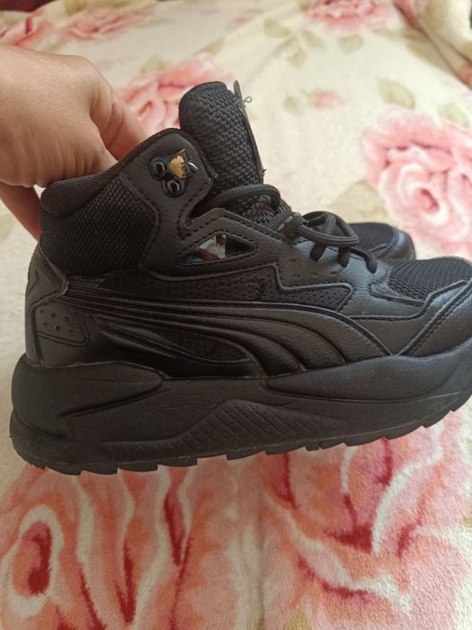 Puma sport mid-high X-Ray Speed negru 37 ,(23 cm) 
Pantofi sport mid-h