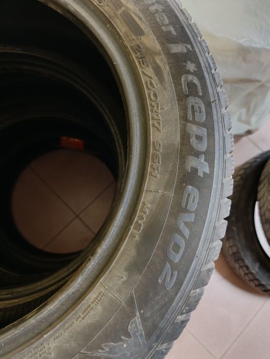 Гуми Hankook 4 бр.  215/60 R17 M+S