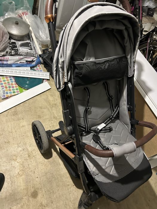 Коляска прогулочная