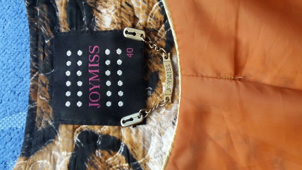 Продам женский плащ  48 размер цена 5000