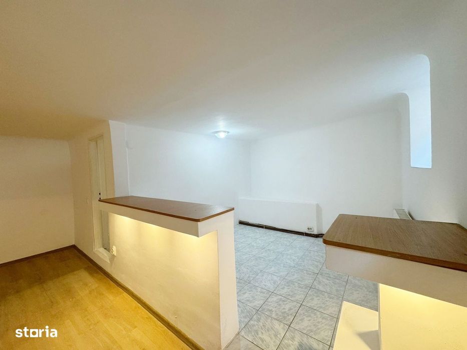 Apartament la demisol 60 mp utili - Str Einstein - Central
