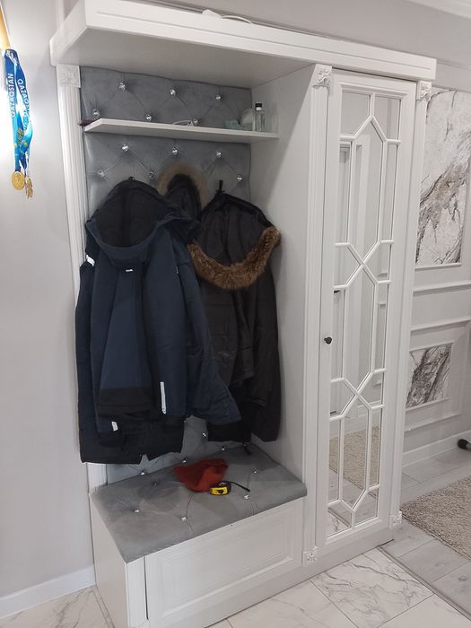 Продам шкаф и прихожей