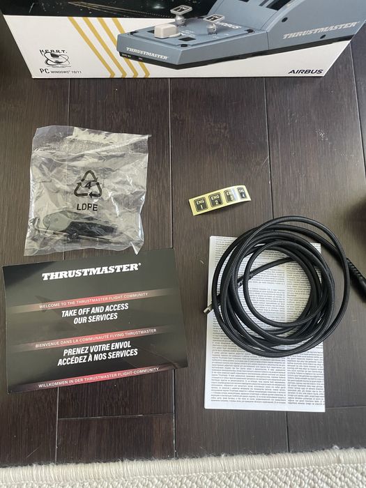 Joy stick avion Thrustmaster TCA Quadrant Airbus Edition