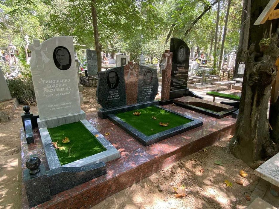 Памятник гранитный