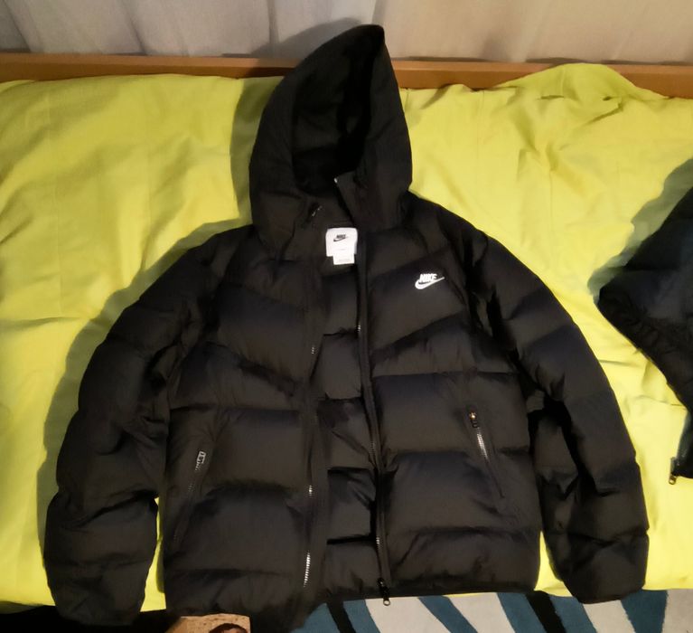 Чисто ново оригинално Nike Storm-FIT Windrunner PrimaLoft® яке – черно