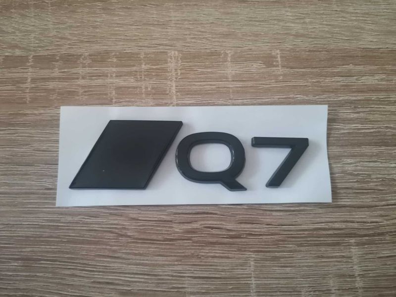 черен гланц емблема Audi Q7 нов стил