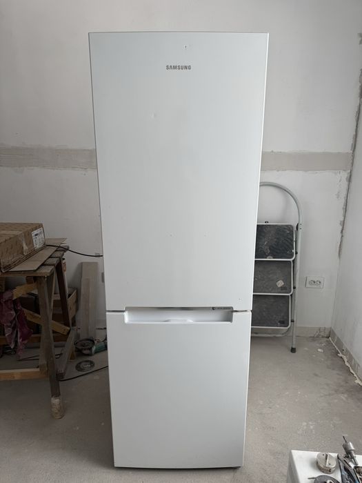 Продам холодильник samsung