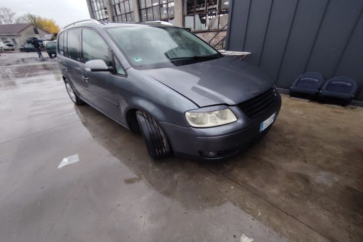 Oglinda stanga Volkswagen VW Touran 2005