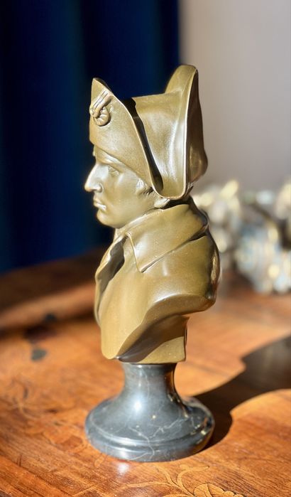 Statuetă/Bust bronz cu soclu marmură – Napoleon – semnată