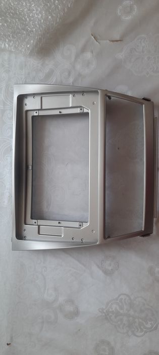 Продам рамку под андройд 10дюймовна 40 ку