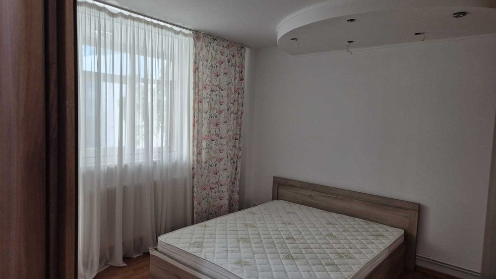 Apartament 3 camere decomandat de închiriat – Auchan Titan | Centrală proprie | Parcare