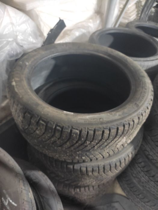 Продам резину 255.45.R20