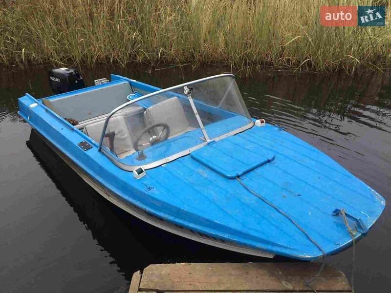 Лобовое стекло на Казанка 5 с калиткой.