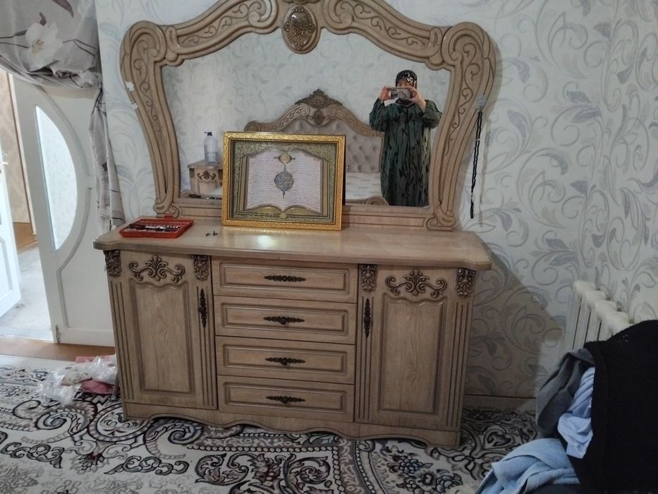 Spalniy garnitur yangidek