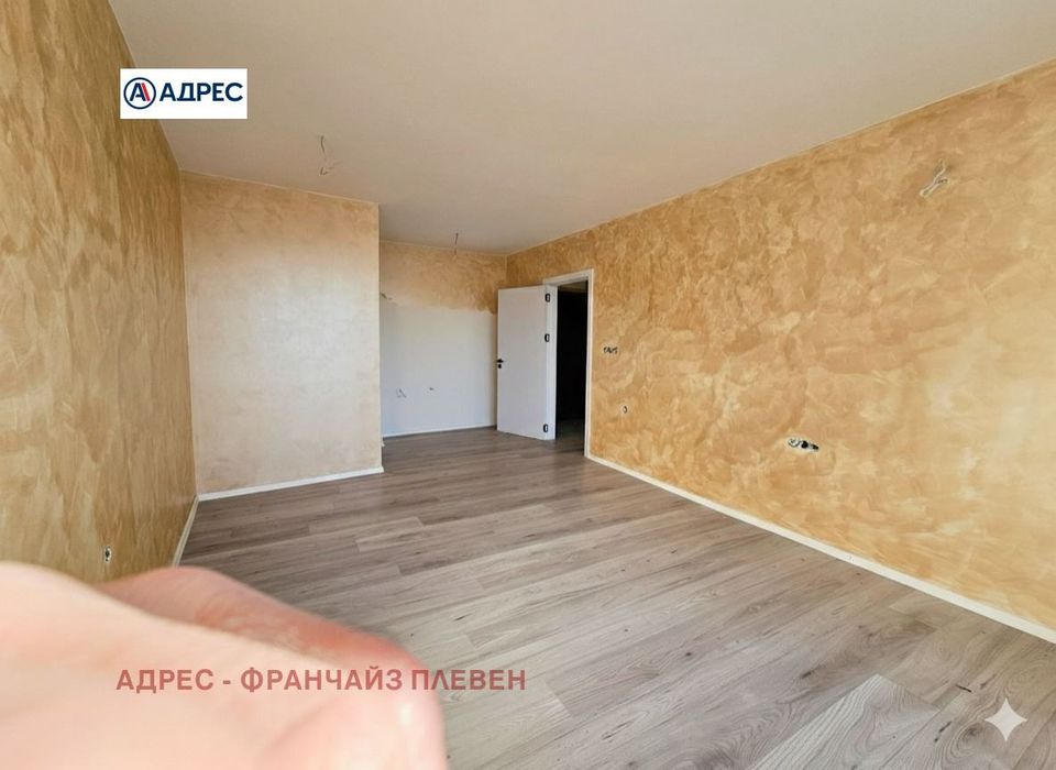 Продава се Многостаен апартамент в Плевен, Широк център - 136 кв.м за 806 €/кв.м - Снимка #2