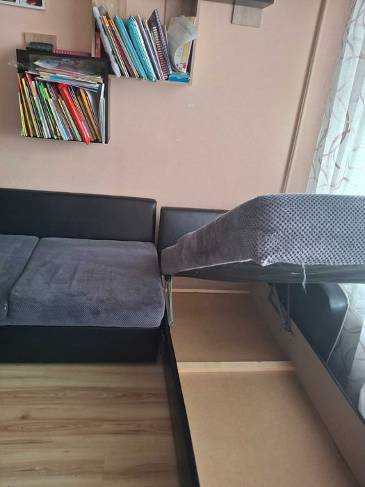 Разтегателен диван