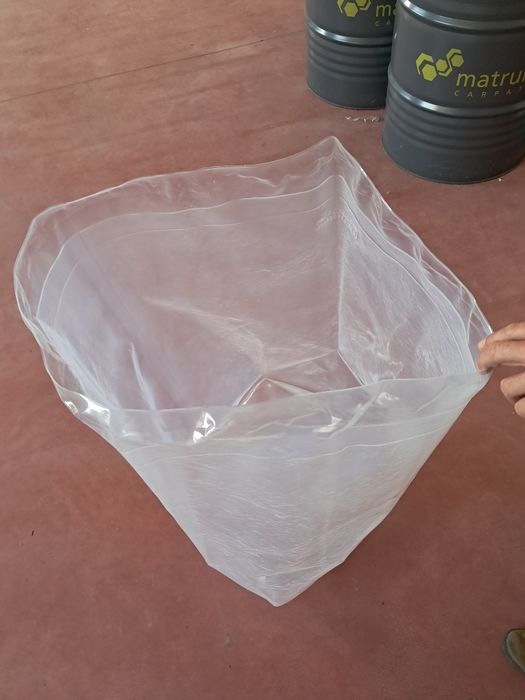 Saci plastic alimentar foarte groși pentru butoaie de 220 litri