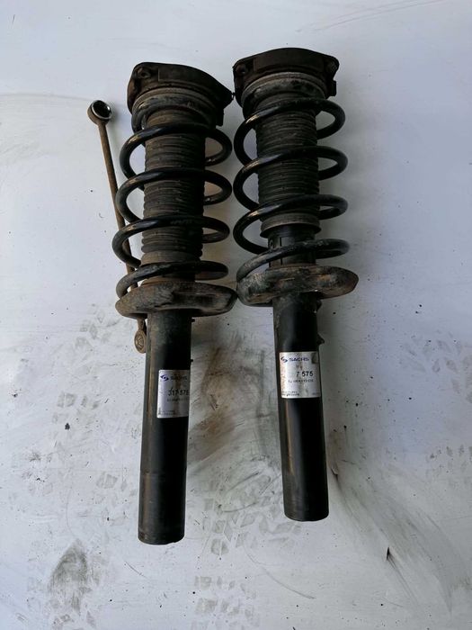 Set suspensie Vw passat b6 combi aproape noua Telescoape arcuri