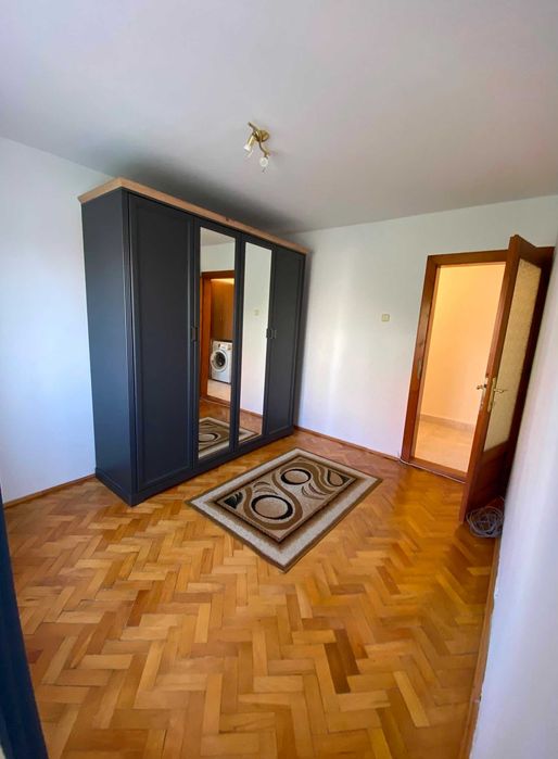 Vand apartament 3 camere Arad