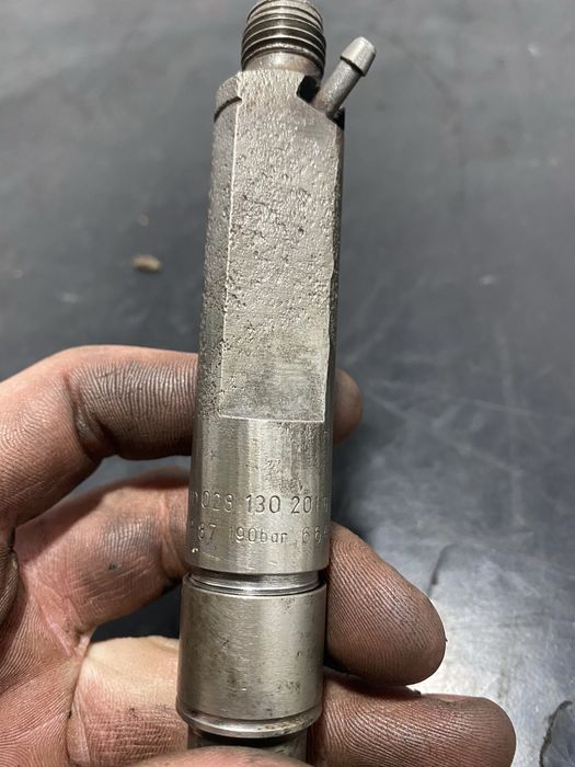 Injector volkswagen Vw Golf 4 1.9 TDI ALH 90 cp ASV 110cp 028130201G