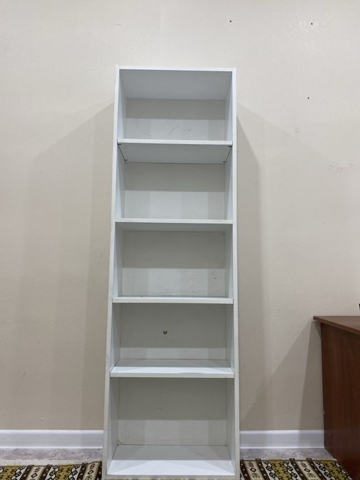 Стеллаж для комнаты либо залла