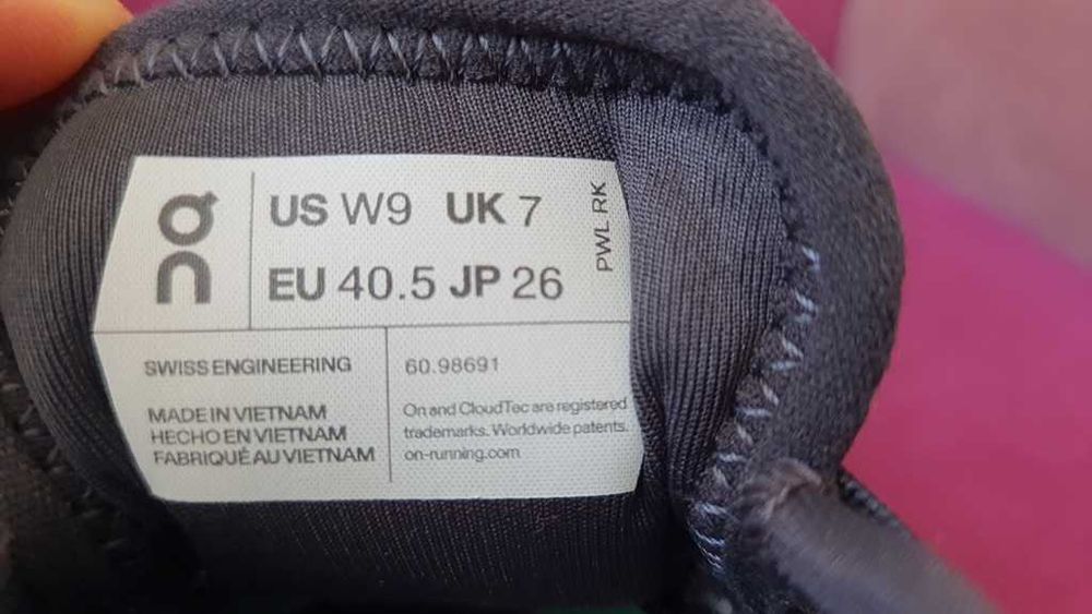 Adidasi alergare On Running Cloud Helion X3 marimea 40,5 zero km