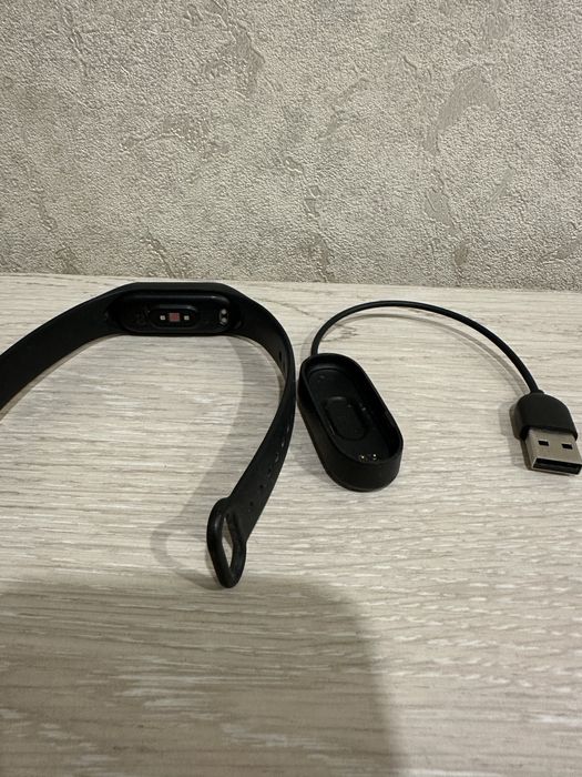 Фитнес браслет часы.