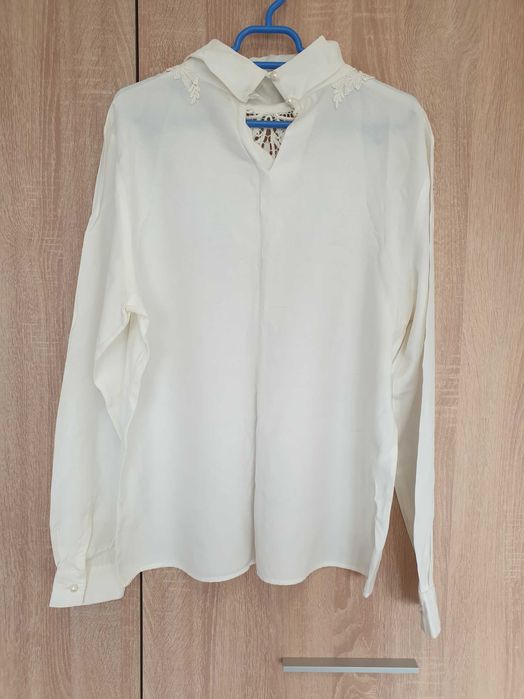 Camasa alba brodata